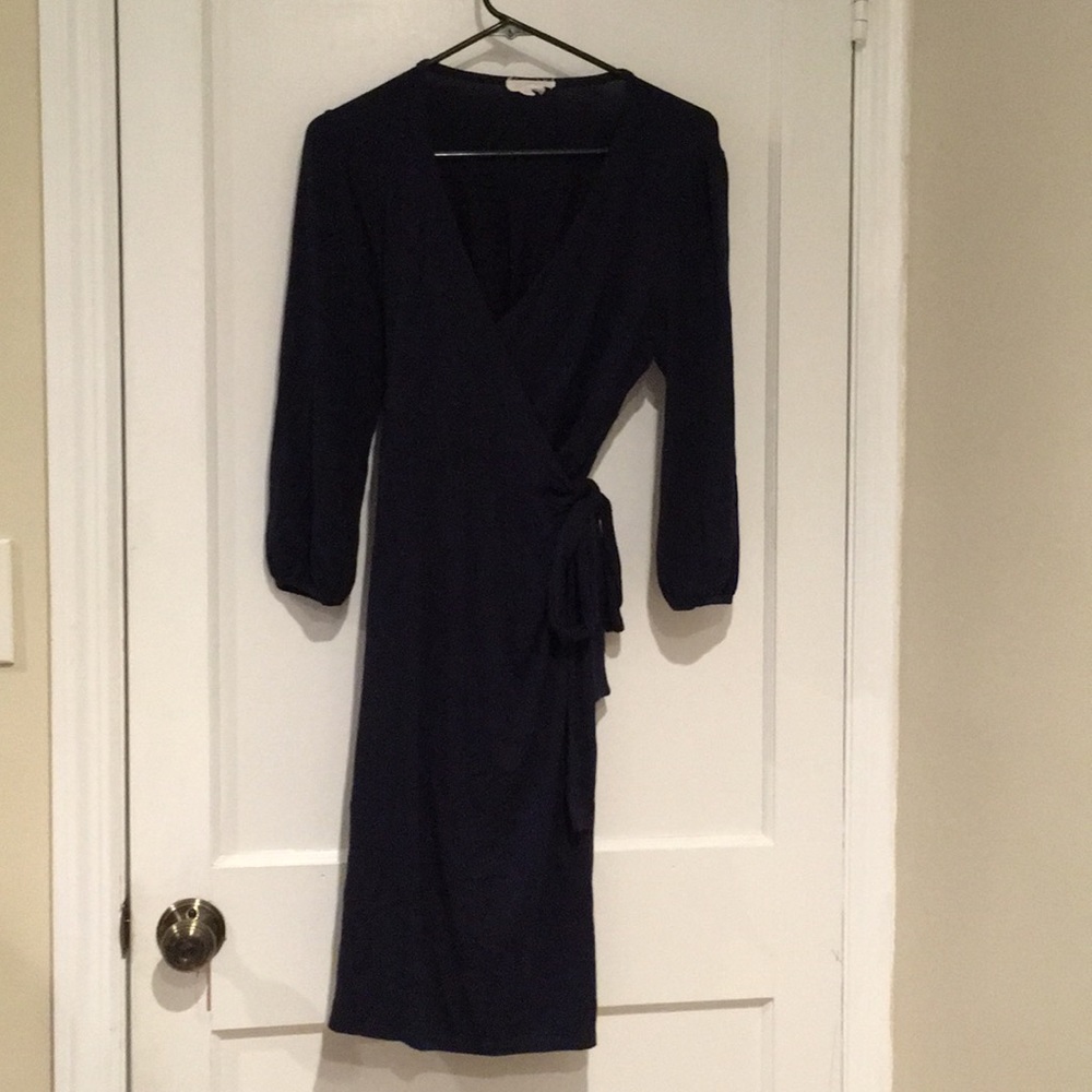 Ingrid &Isabel navy wrap maternity dress